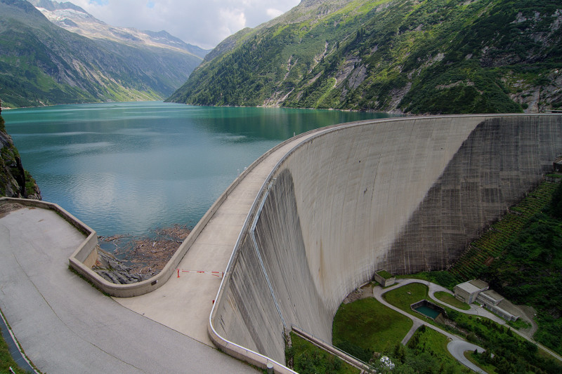 Estudio de Hidrología afluente a Centrales Hidroeléctricas